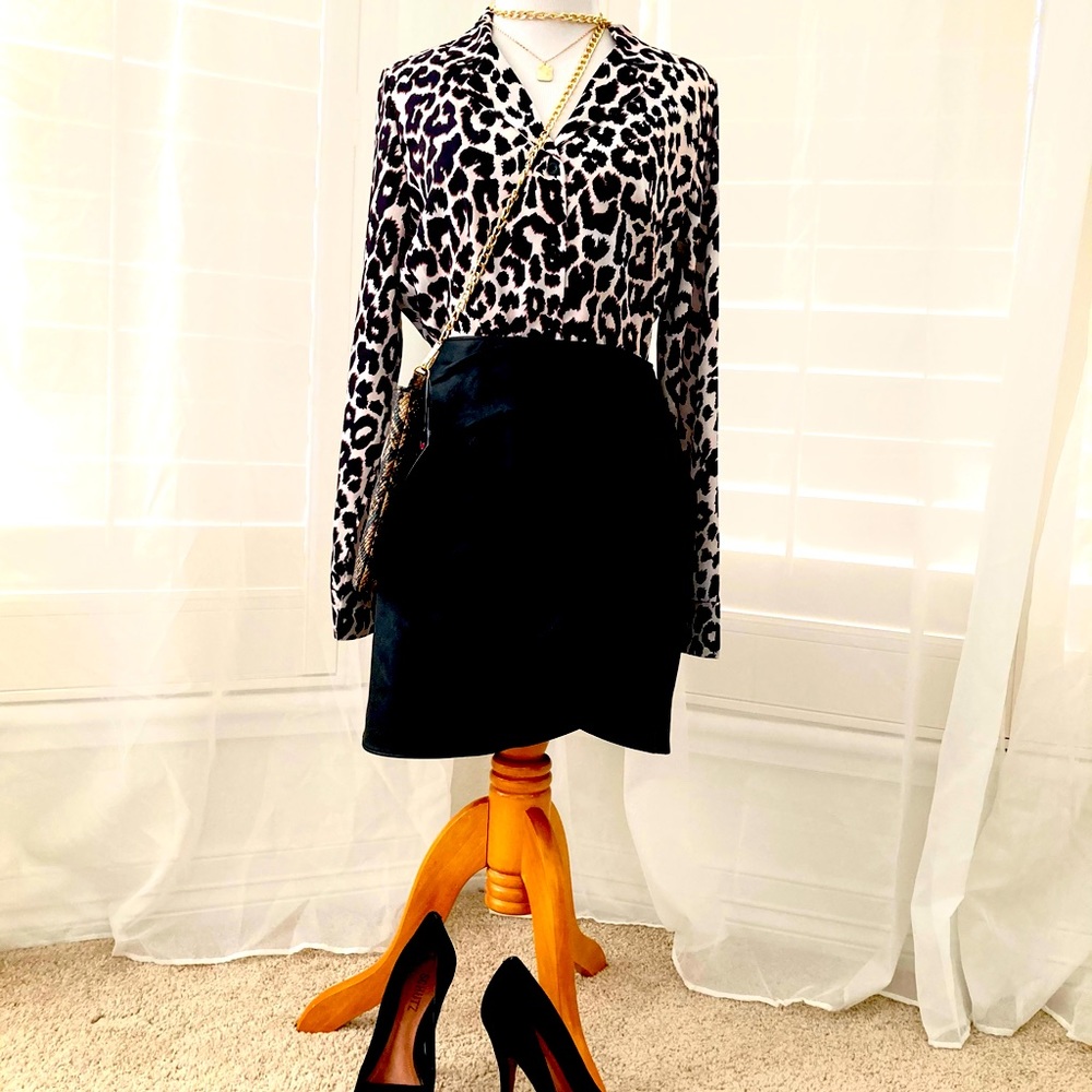Leopard print blouse w/tags.